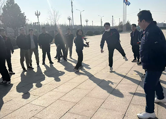 凝心聚力強(qiáng)堡壘，勇毅前行開新局